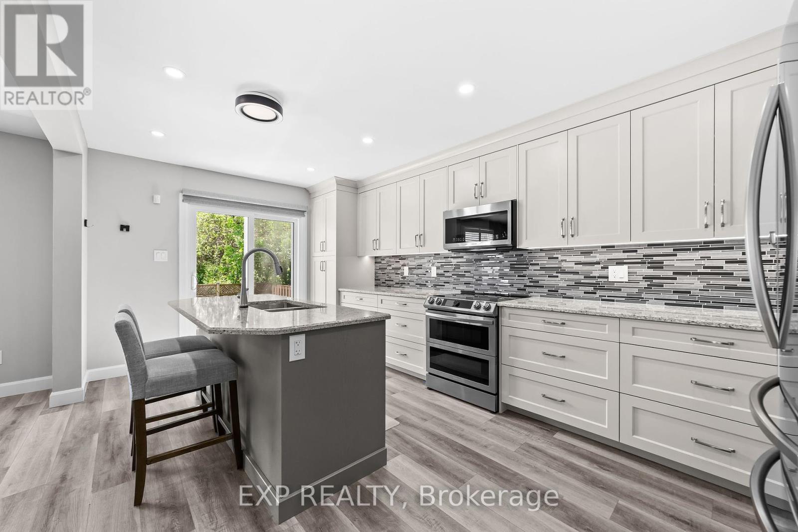 673 Sprucewood Drive, London North, Ontario  N5X 4L5 - Photo 6 - X12177876