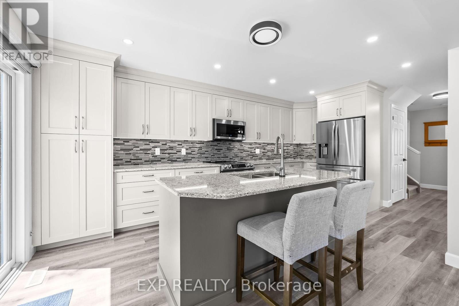 Photo 7 of 45 for 673 Sprucewood Drive