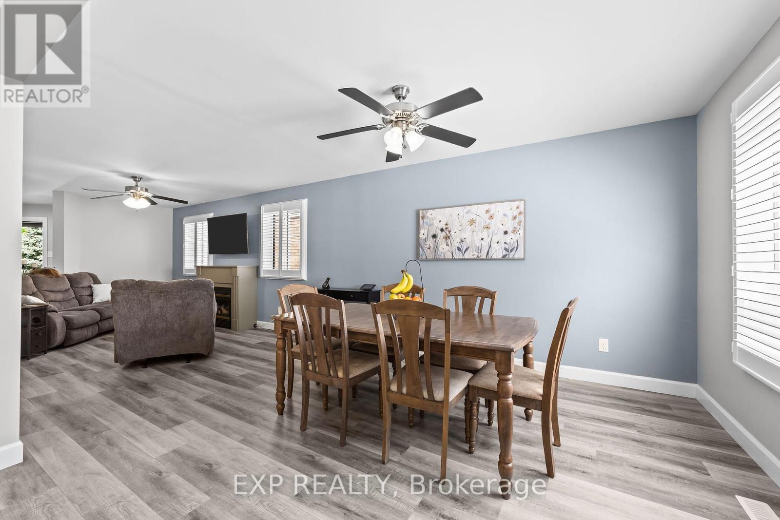 Photo 9 of 45 for 673 Sprucewood Drive