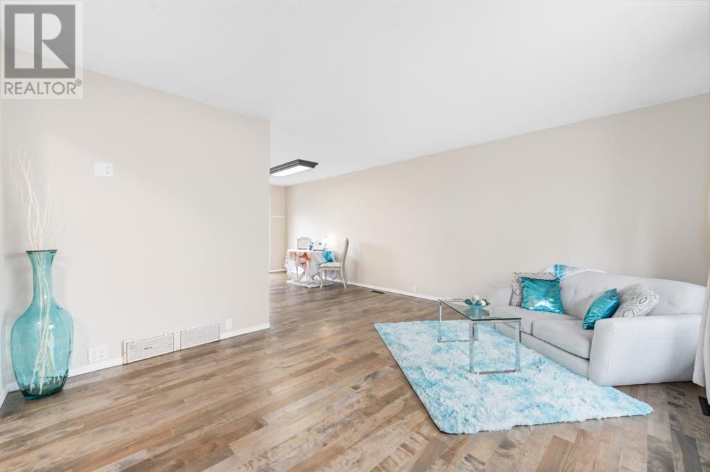 52 Penswood Place Se, Calgary, Alberta  T2A 4T5 - Photo 9 - A2217627