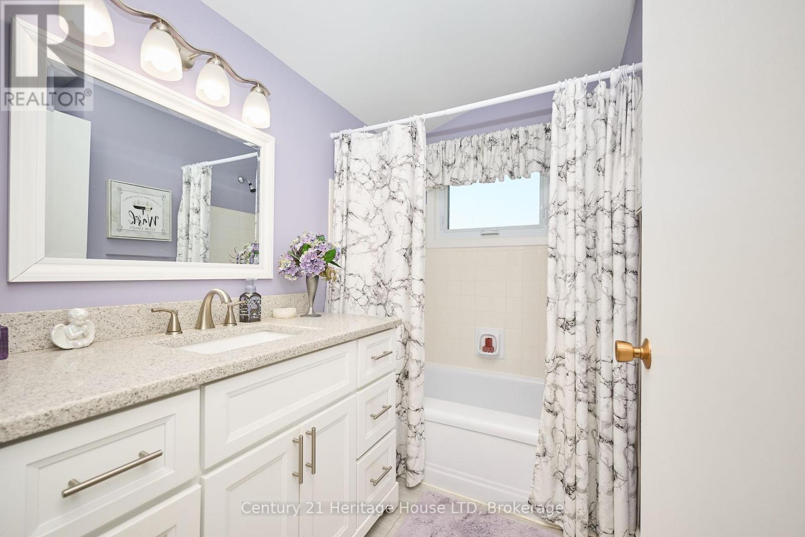 4668 Pinedale Drive, Niagara Falls (Morrison), Ontario  L2E 6M8 - Photo 12 - X12177853