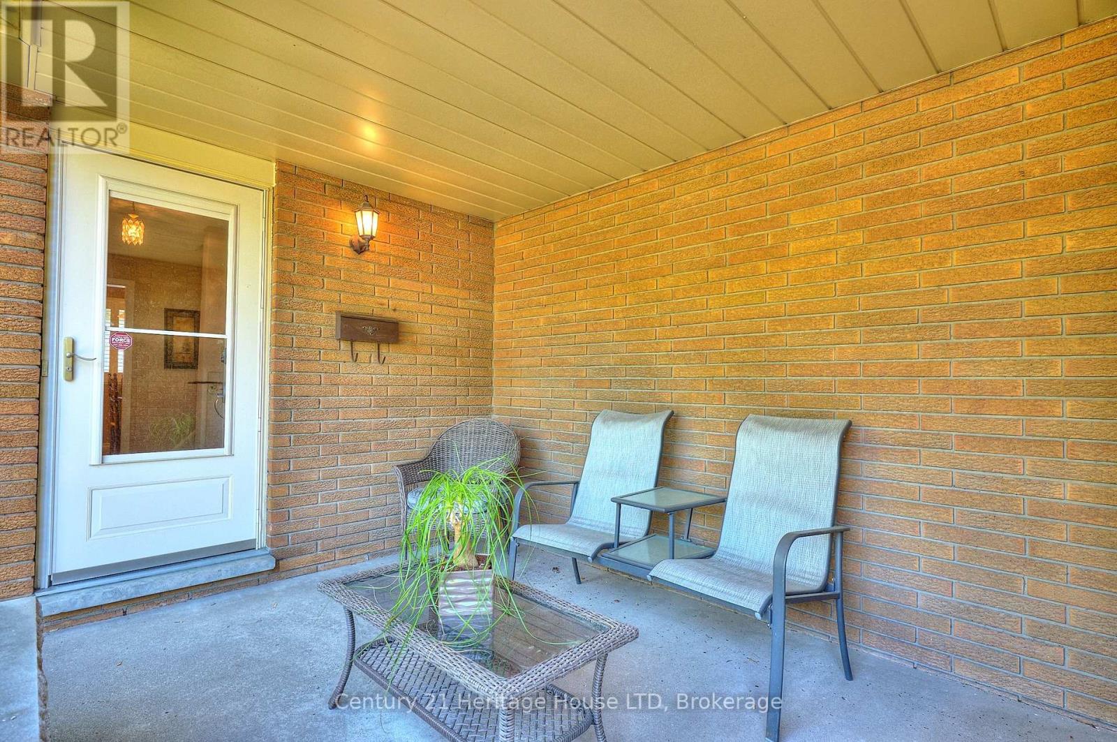 4668 Pinedale Drive, Niagara Falls (Morrison), Ontario  L2E 6M8 - Photo 3 - X12177853