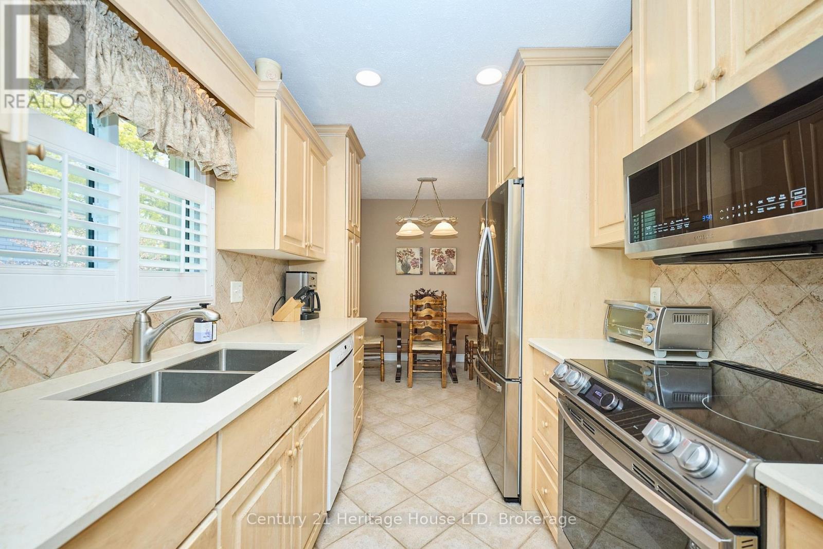 4668 Pinedale Drive, Niagara Falls (Morrison), Ontario  L2E 6M8 - Photo 9 - X12177853