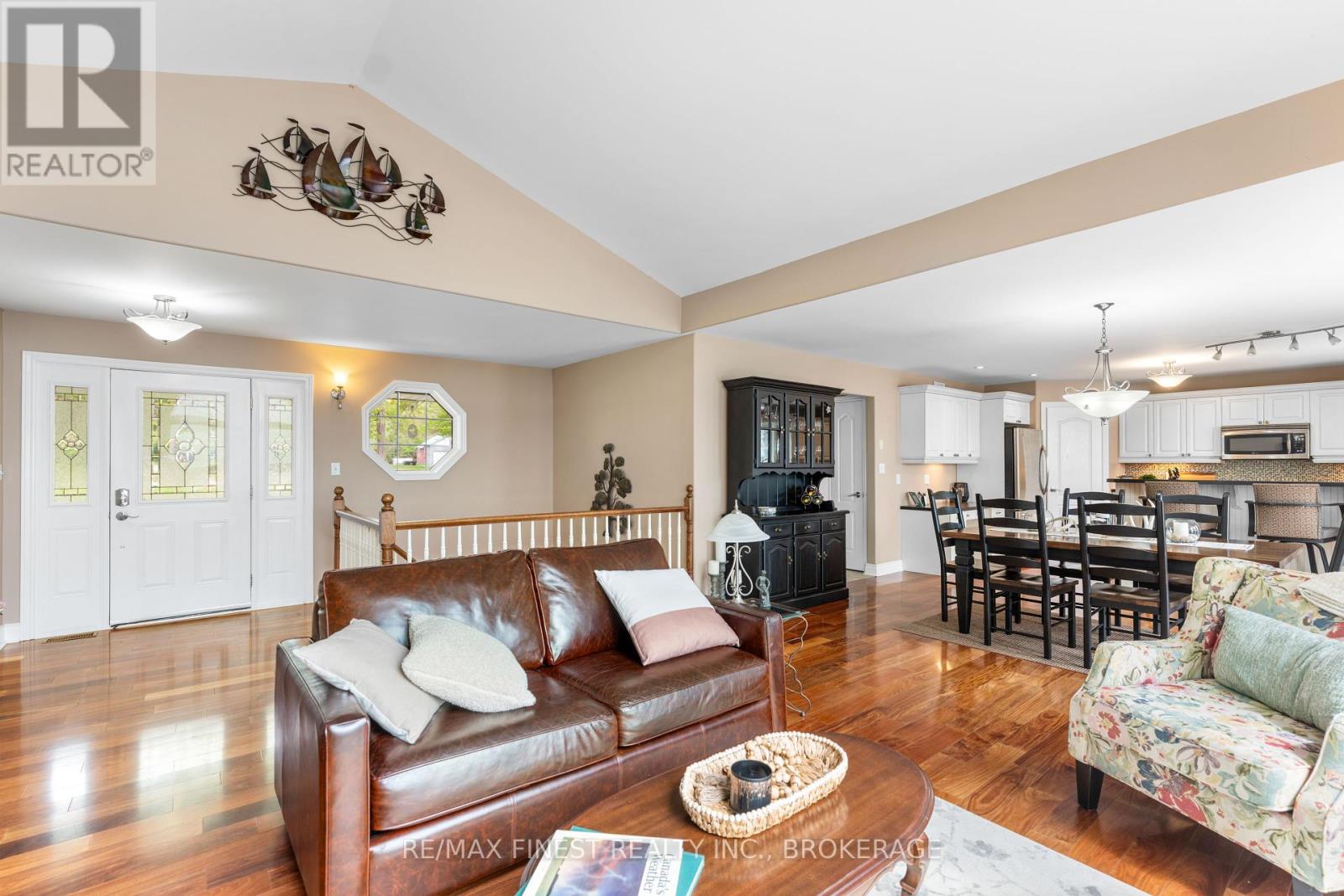 121 Hickory Lane, Frontenac Islands, Ontario  K0H 2Y0 - Photo 14 - X12170294
