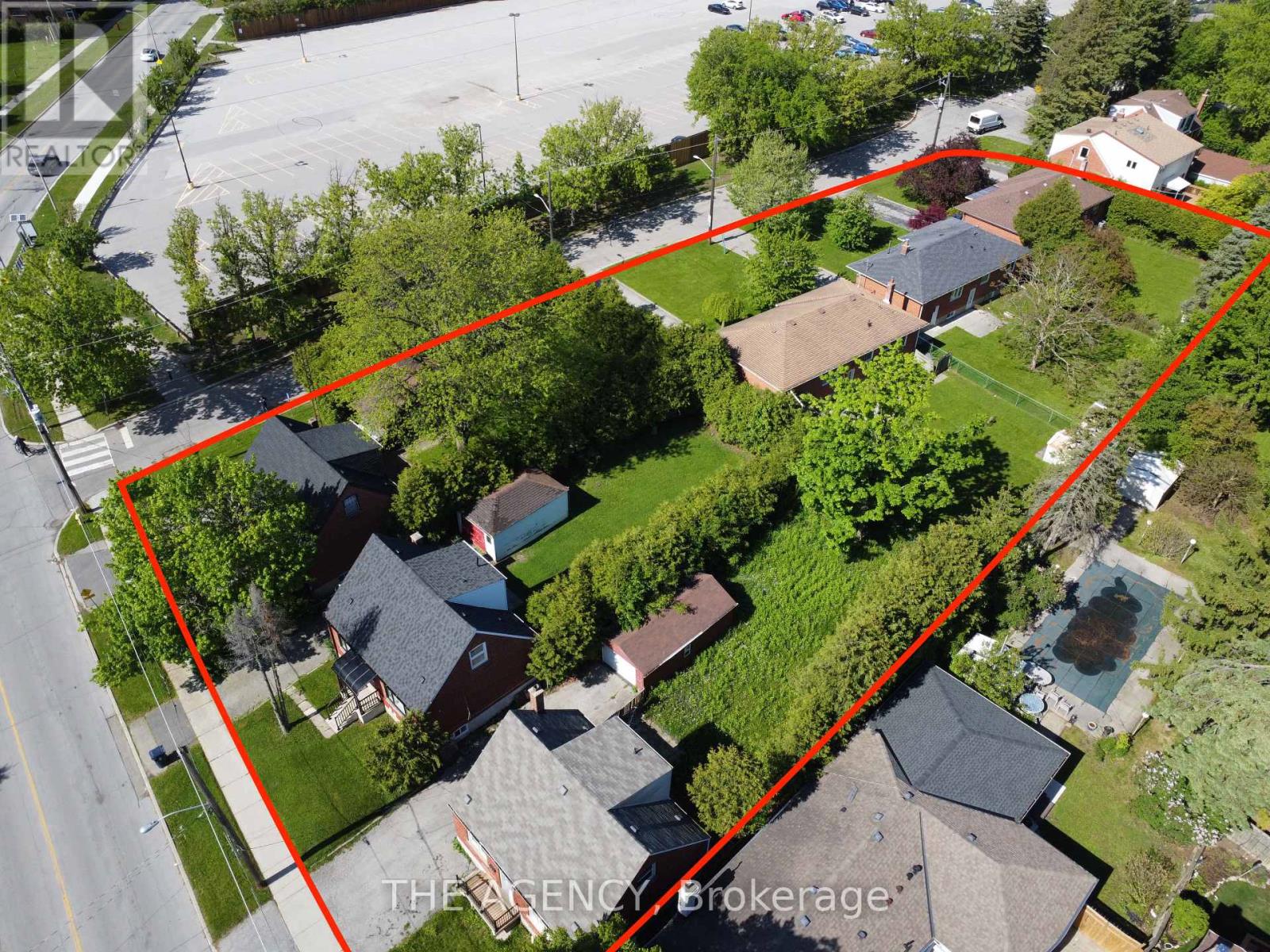 137 Blake Avenue, Toronto, Ontario  M2M 1B4 - Photo 9 - C12176476