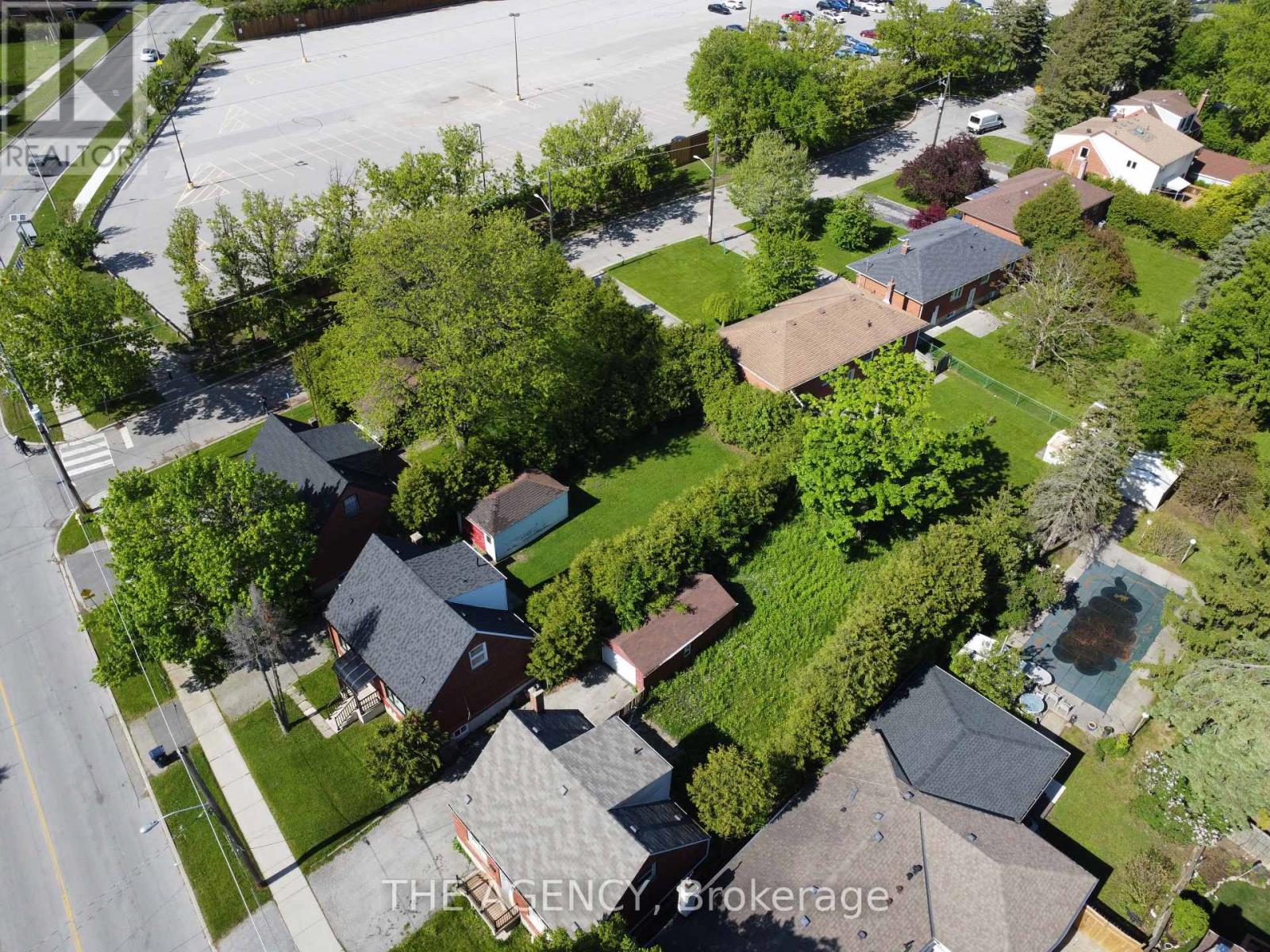 137 Blake Avenue, Toronto, Ontario  M2M 1B4 - Photo 7 - C12176476