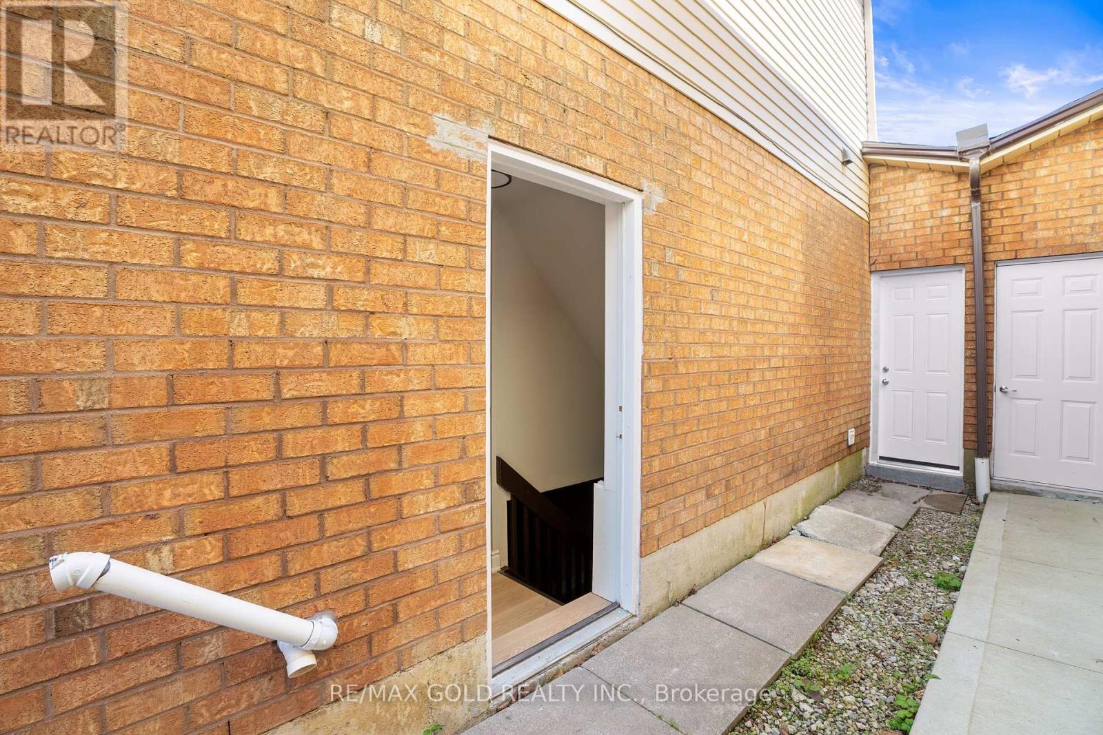 123 Tulip Drive, Brampton, Ontario  L6Y 3X6 - Photo 37 - W12177854
