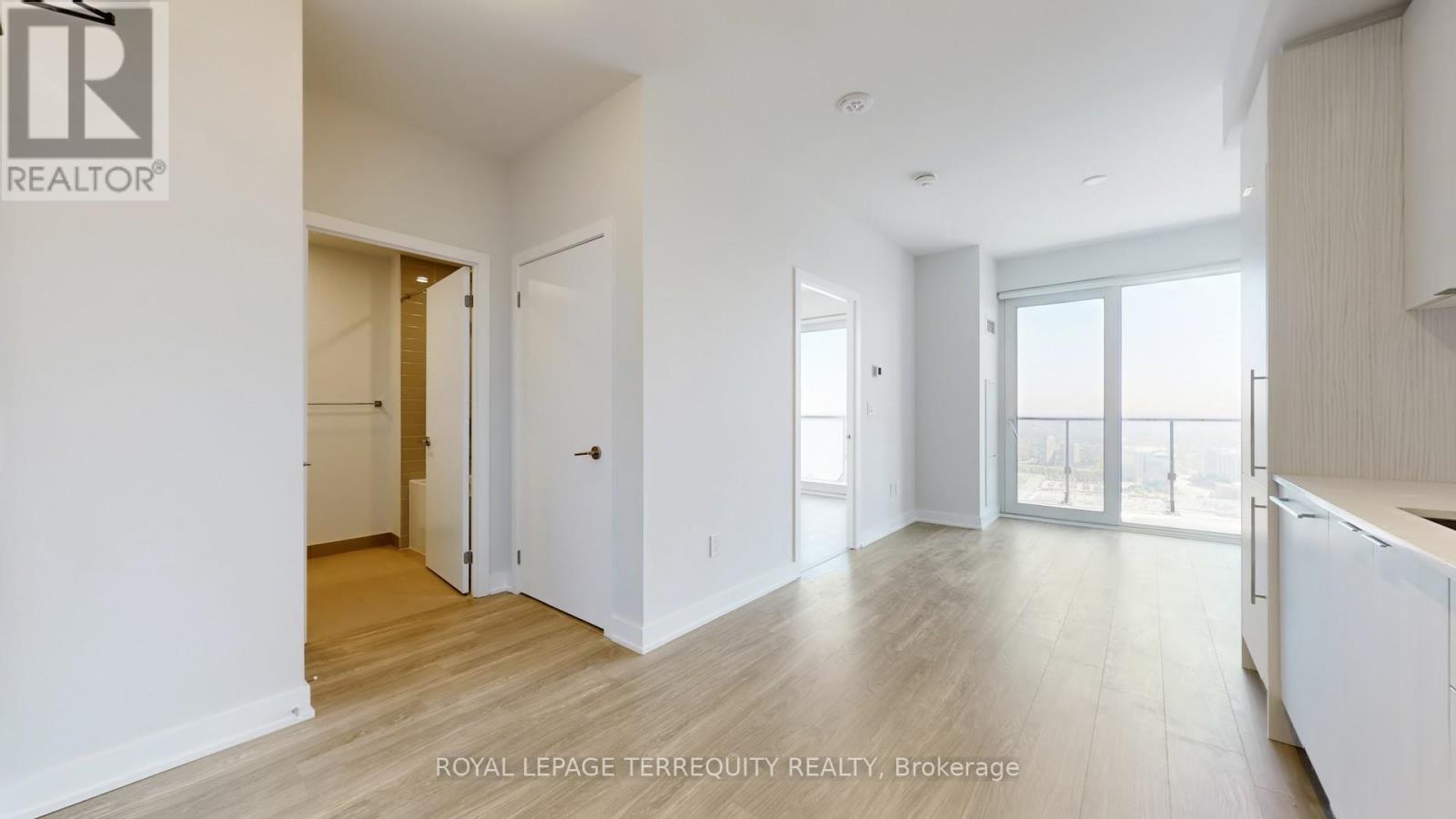 4502 - 430 Square One Drive, Mississauga (City Centre), Ontario  L5B 0L6 - Photo 7 - W12177888