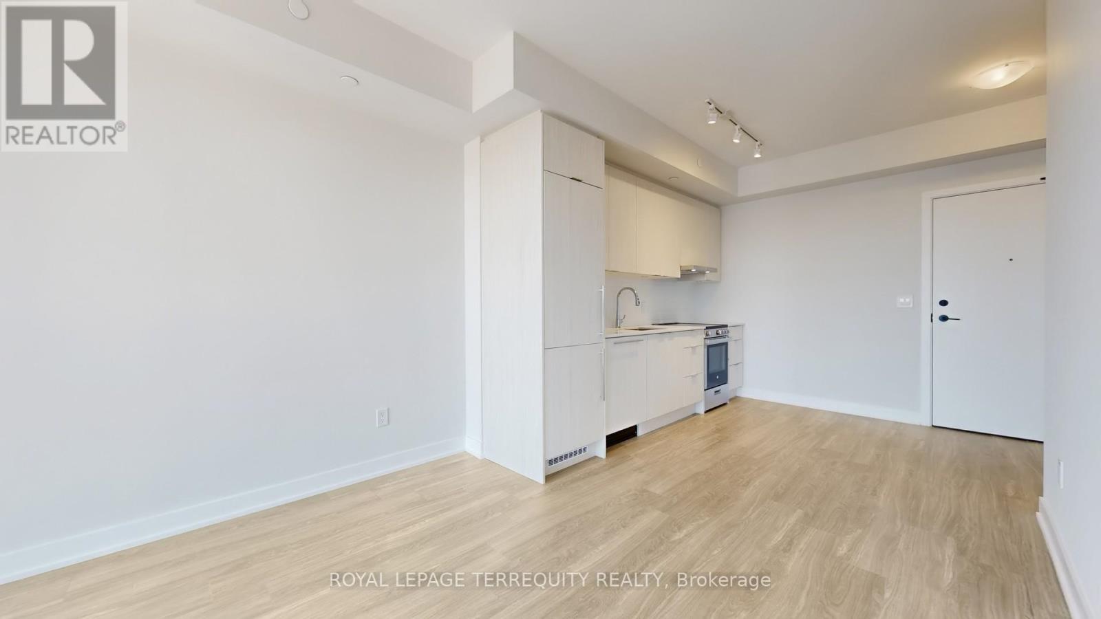 4502 - 430 Square One Drive, Mississauga (City Centre), Ontario  L5B 0L6 - Photo 9 - W12177888