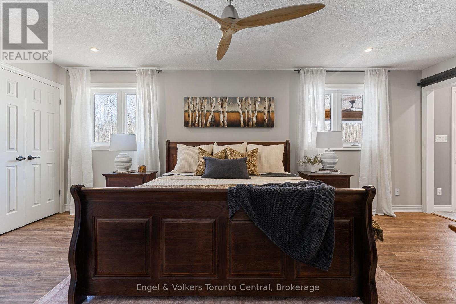 242 Somers Street, Georgian Bluffs, Ontario  N4K 6V5 - Photo 17 - X12047467