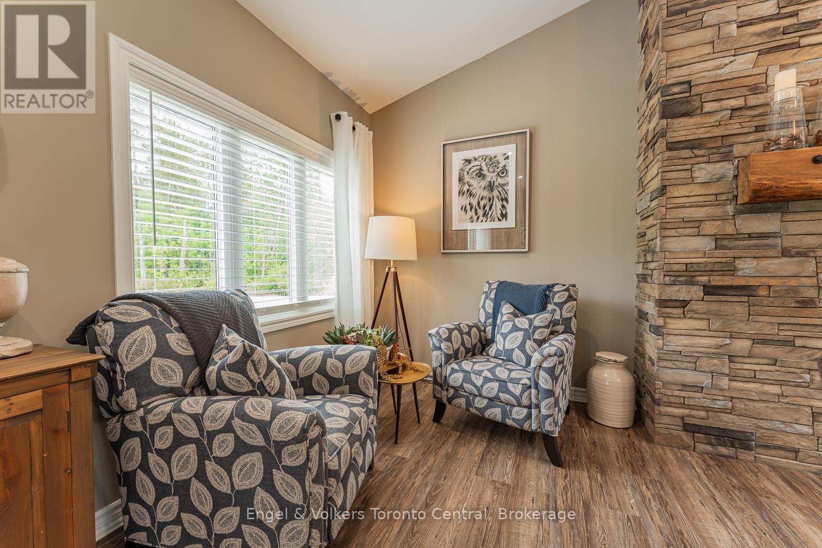 242 Somers Street, Georgian Bluffs, Ontario  N4K 6V5 - Photo 29 - X12047467