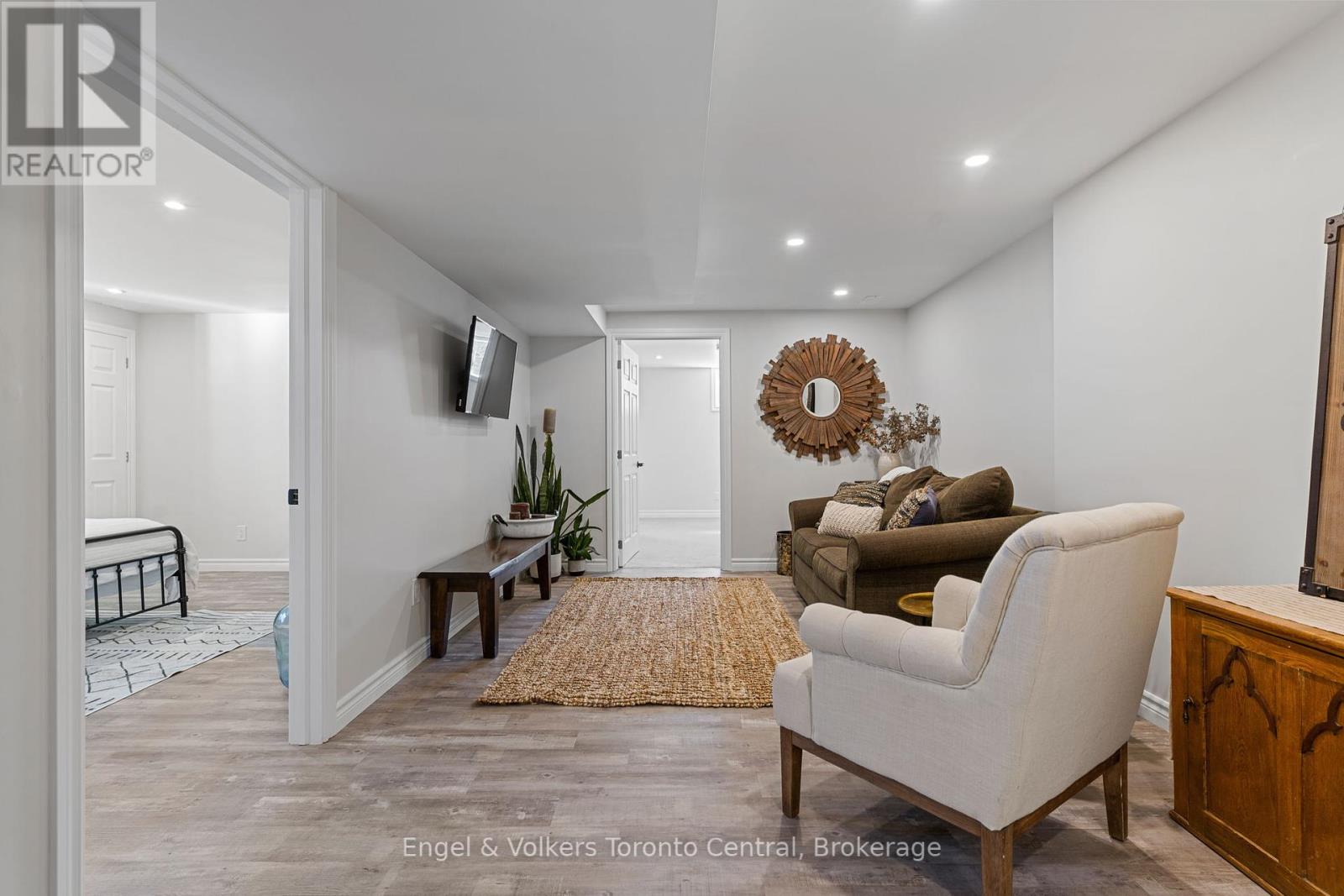 242 Somers Street, Georgian Bluffs, Ontario  N4K 6V5 - Photo 36 - X12047467