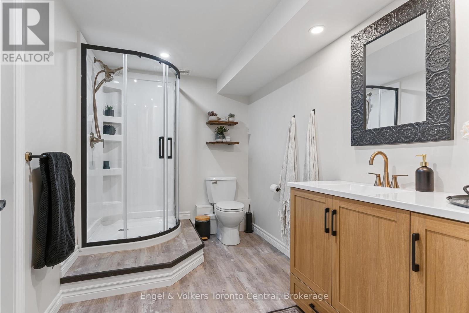 242 Somers Street, Georgian Bluffs, Ontario  N4K 6V5 - Photo 34 - X12047467