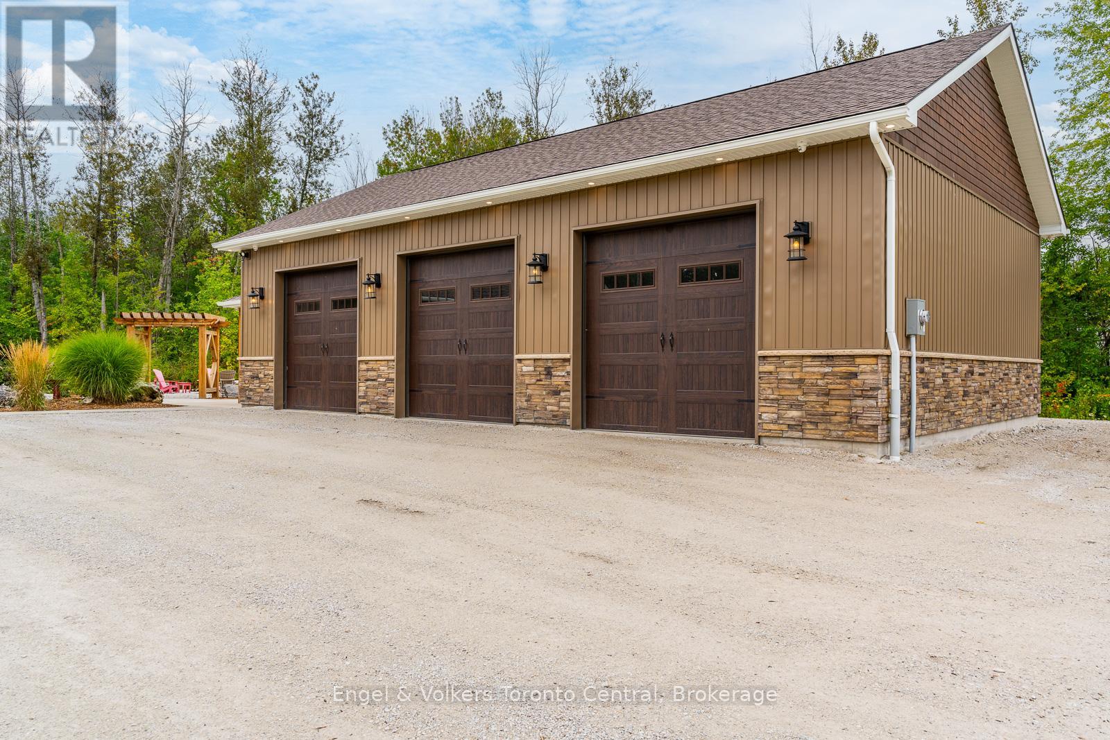 242 Somers Street, Georgian Bluffs, Ontario  N4K 6V5 - Photo 42 - X12047467