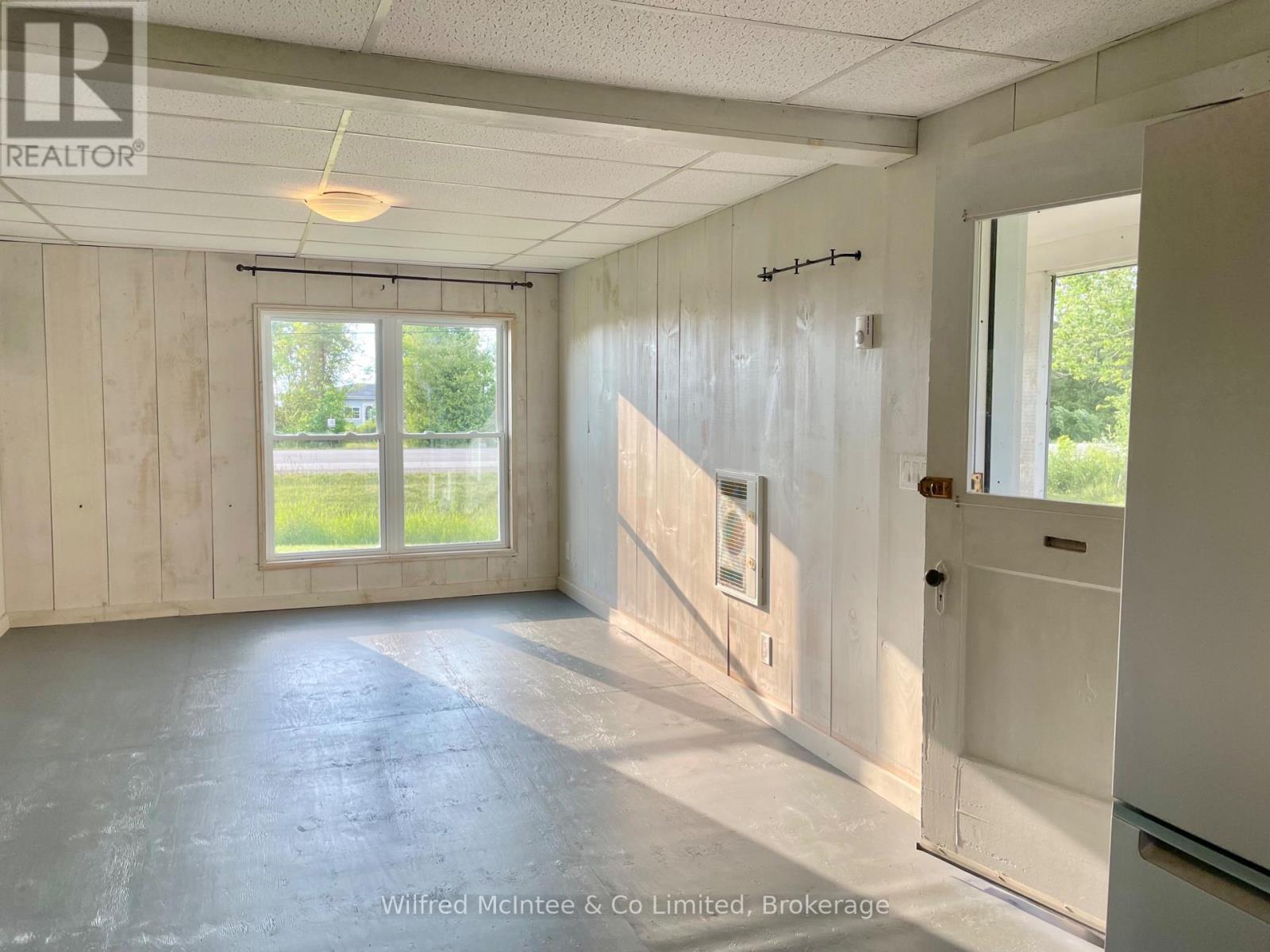 498 Bruce Road 13 Road, Native Leased Lands, Ontario N0H 2L0 - Photo 18 - X12092821