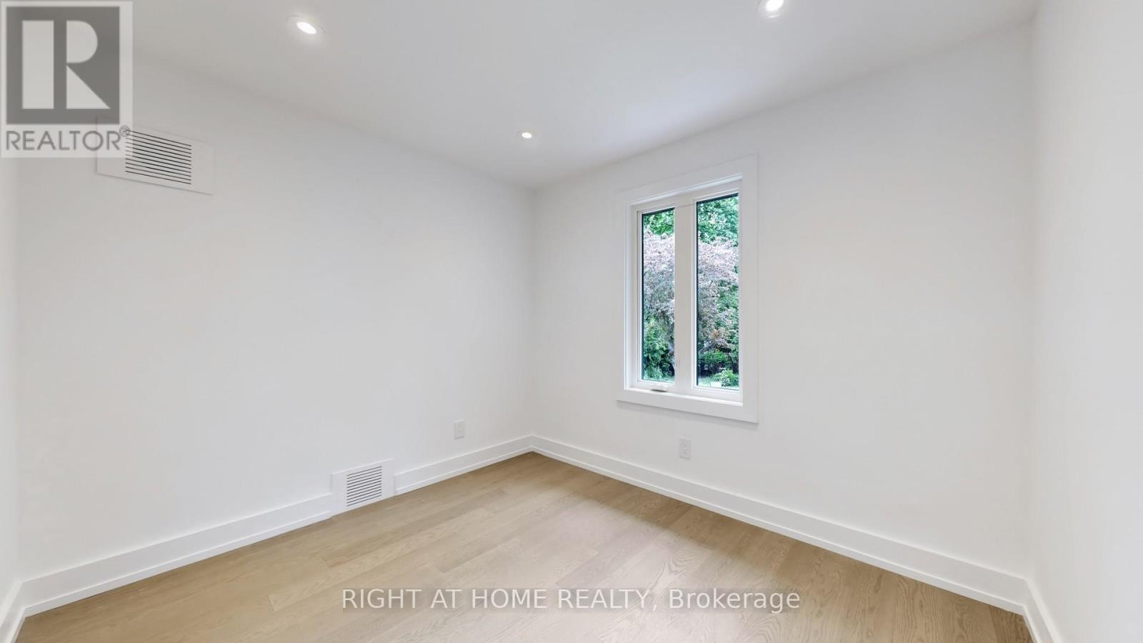 136 Santa Barbara Road, Toronto, Ontario  M2N 2C5 - Photo 21 - C12176692