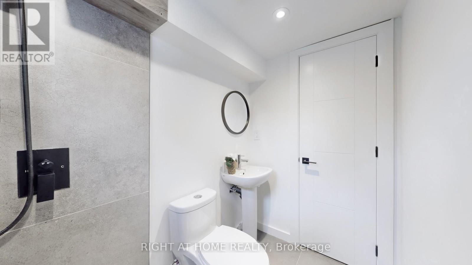 136 Santa Barbara Road, Toronto, Ontario  M2N 2C5 - Photo 29 - C12176692