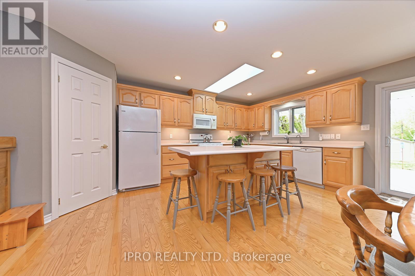 83 Ontario Street, Halton Hills (Georgetown), Ontario  L7G 3K9 - Photo 19 - W12088365