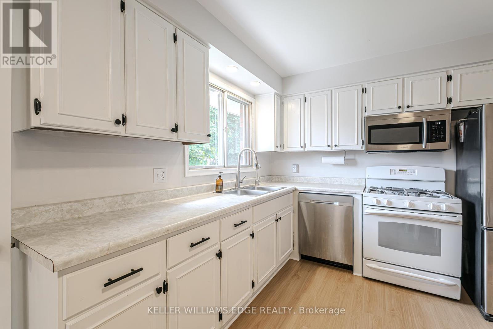 8 Robroy Court, Brantford, Ontario  N3R 3E3 - Photo 8 - X12177834