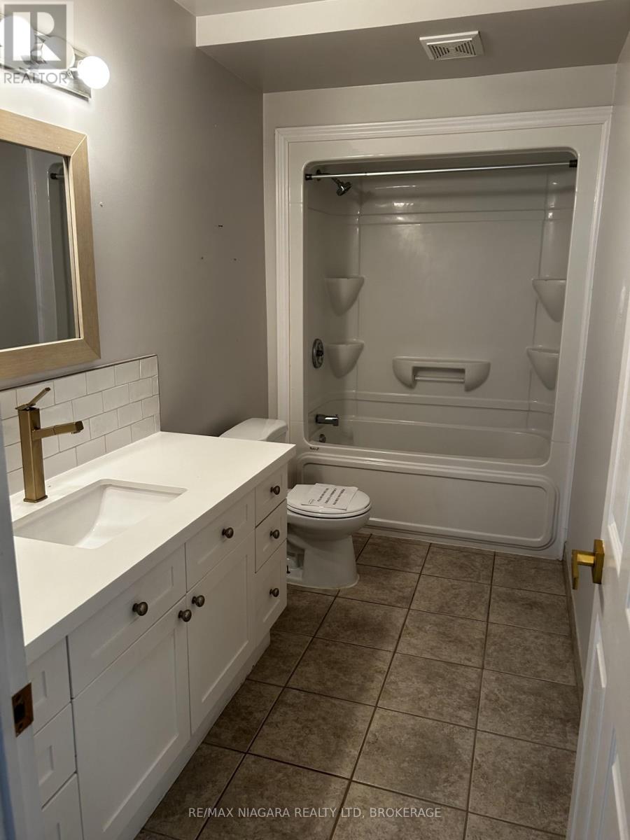 1056 Beach Boulevard, Hamilton, Ontario  L8H 6Z4 - Photo 13 - X12177985