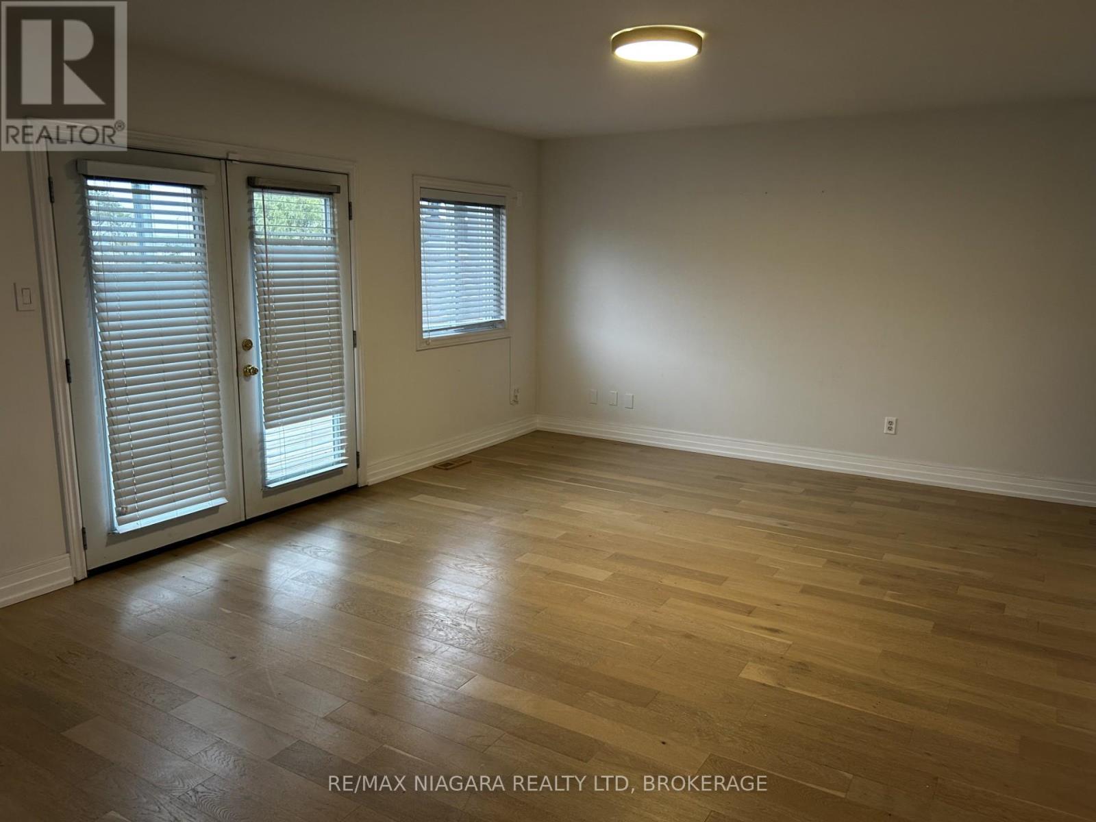 1056 Beach Boulevard, Hamilton, Ontario  L8H 6Z4 - Photo 6 - X12177985