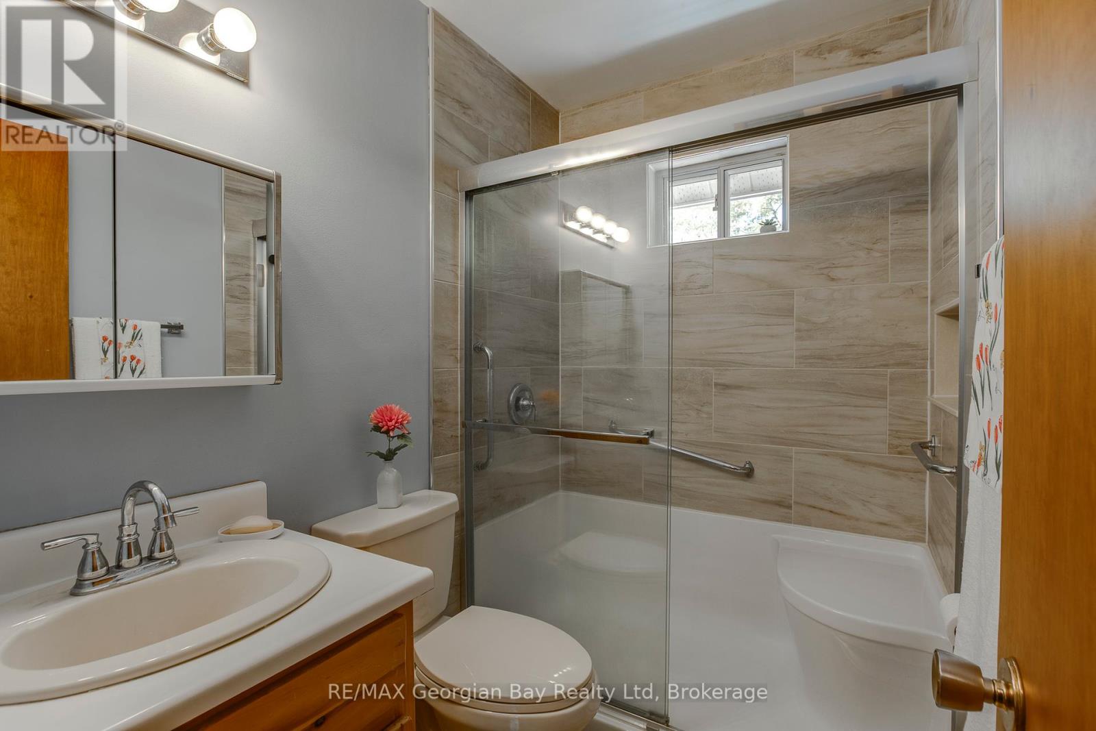 2 Manitou Crescent, Tiny, Ontario  L9M 0C6 - Photo 17 - S12177980