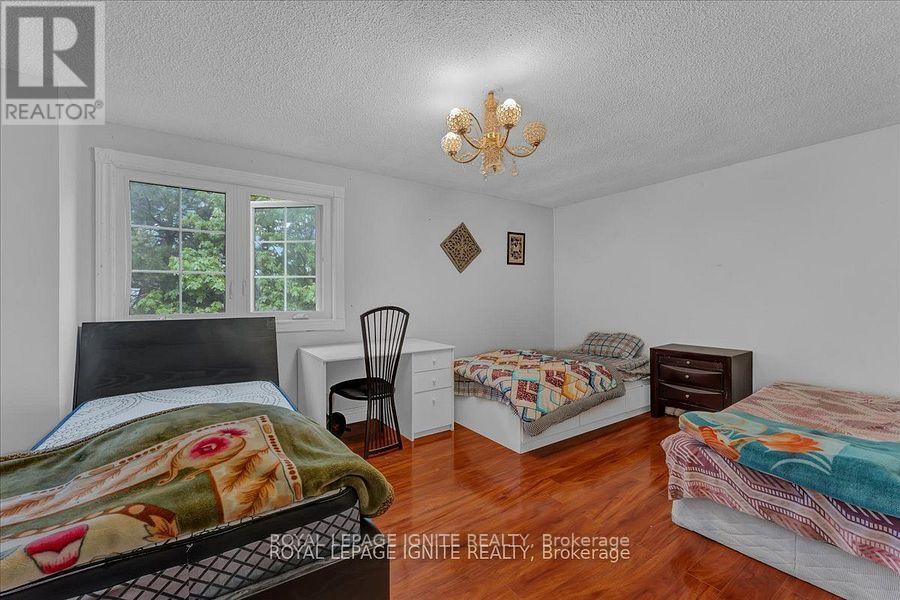 98 Sheldrake Court, Brampton, Ontario  L6Y 2W9 - Photo 9 - W12177364