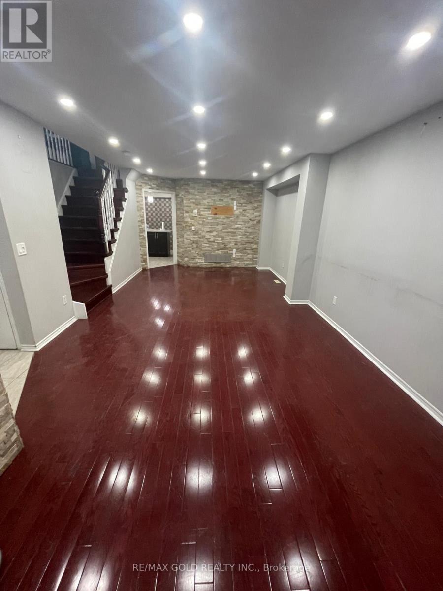 10 LOFTY PINES PLACE, Brampton, Ontario