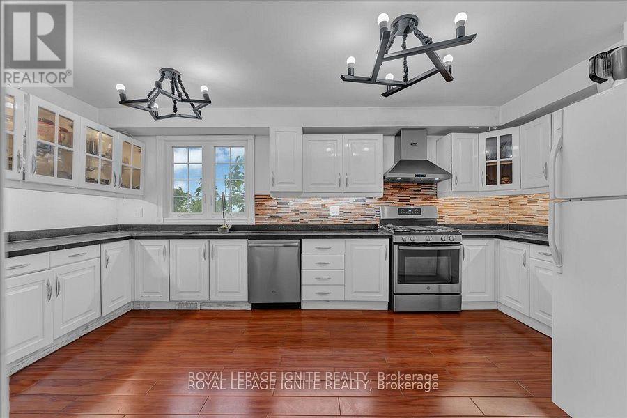 98 Sheldrake Court, Brampton, Ontario  L6Y 2W9 - Photo 6 - W12177364