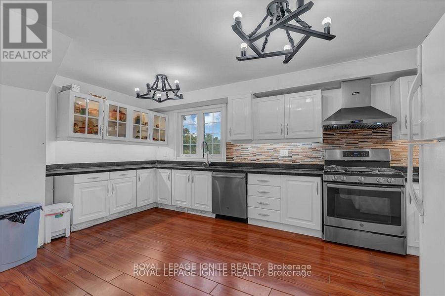 98 Sheldrake Court, Brampton, Ontario  L6Y 2W9 - Photo 7 - W12177364