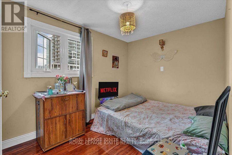 98 Sheldrake Court, Brampton, Ontario  L6Y 2W9 - Photo 12 - W12177364