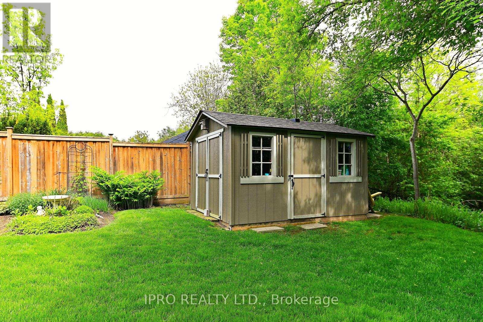 83 Ontario Street, Halton Hills (Georgetown), Ontario  L7G 3K9 - Photo 11 - W12088365