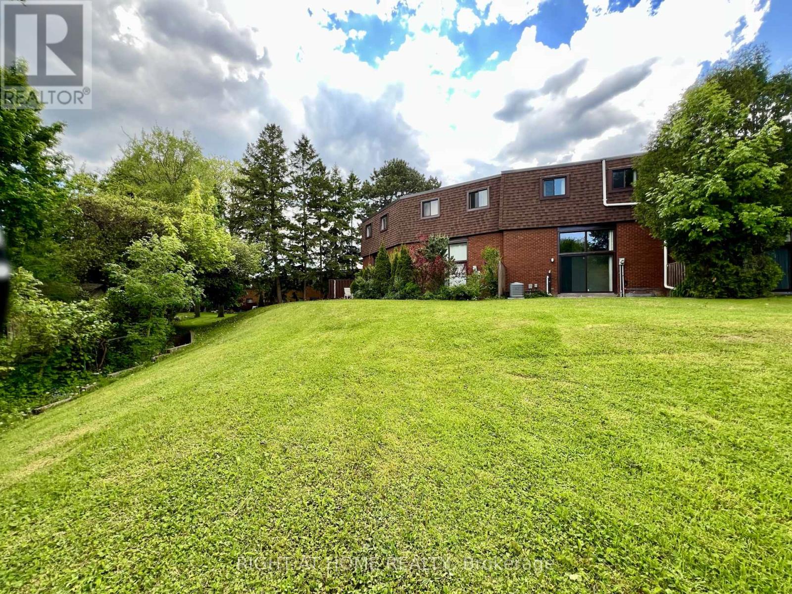 43 - 286 Sprucewood Court, Toronto (L'amoreaux), Ontario  M1W 1P9 - Photo 9 - E12177897
