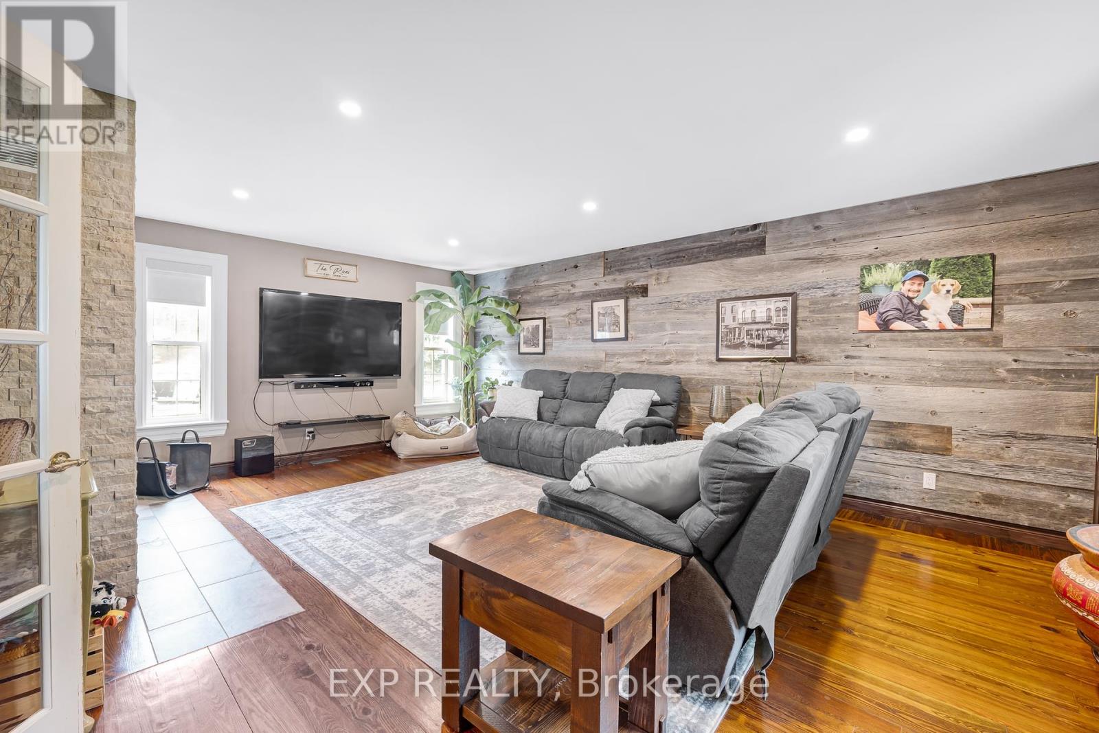20 Brownlee Drive, Bradford West Gwillimbury, Ontario  L3Z 2A4 - Photo 16 - N12177898