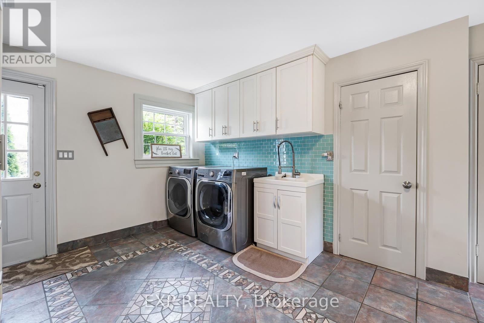 20 Brownlee Drive, Bradford West Gwillimbury, Ontario  L3Z 2A4 - Photo 18 - N12177898