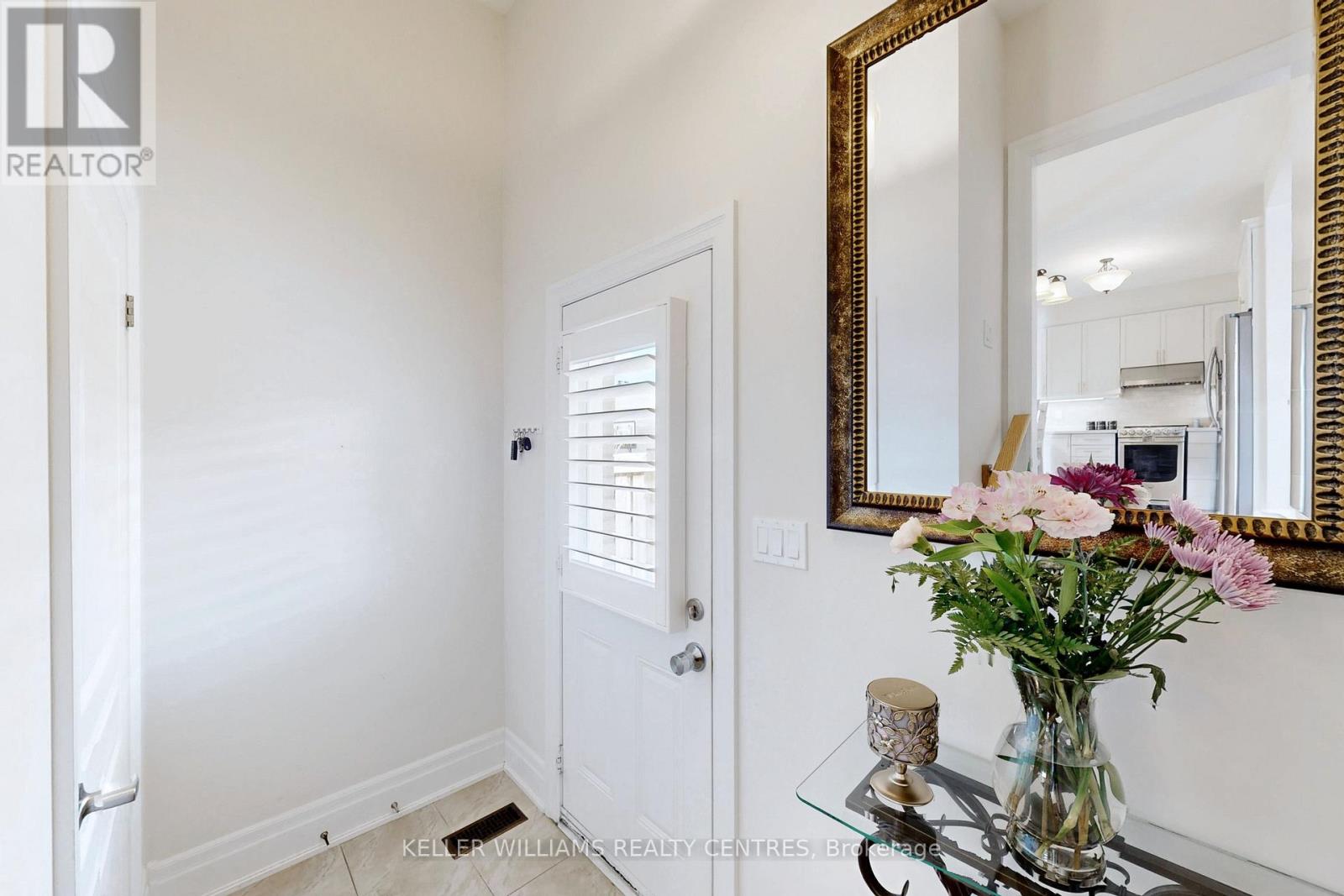 247 Paradelle Drive, Richmond Hill, Ontario  L4E 1B9 - Photo 10 - N12177952