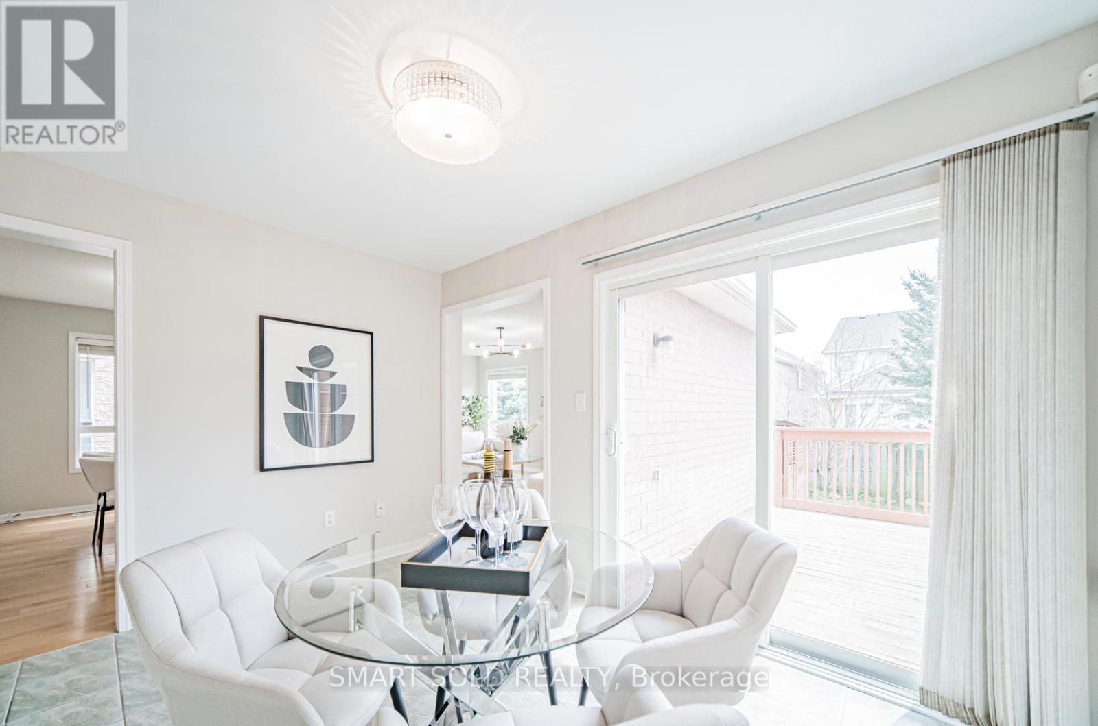 31 Fitzwilliam Avenue, Richmond Hill, Ontario  L4E 4N8 - Photo 16 - N12177954