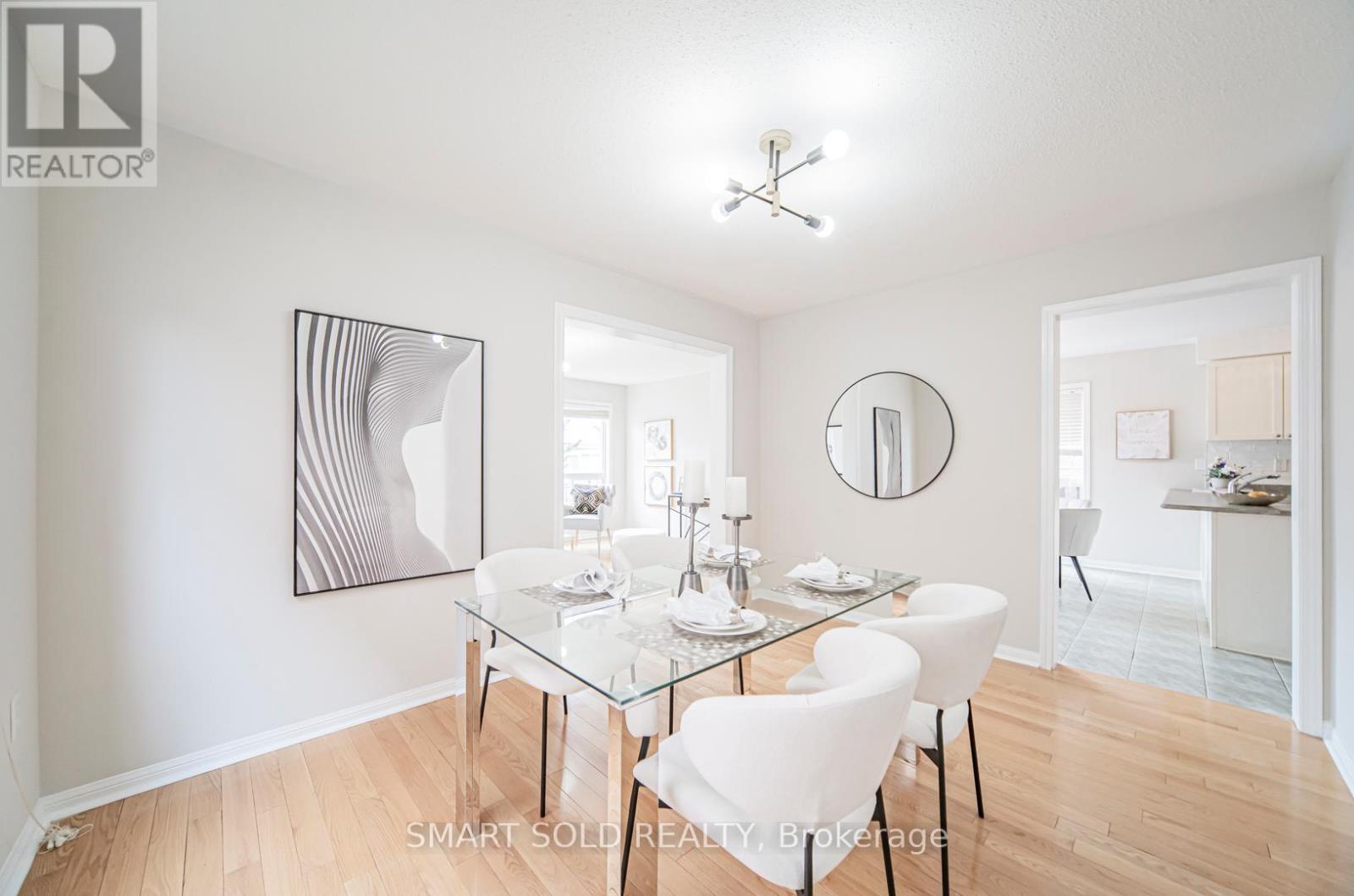 31 Fitzwilliam Avenue, Richmond Hill, Ontario  L4E 4N8 - Photo 19 - N12177954