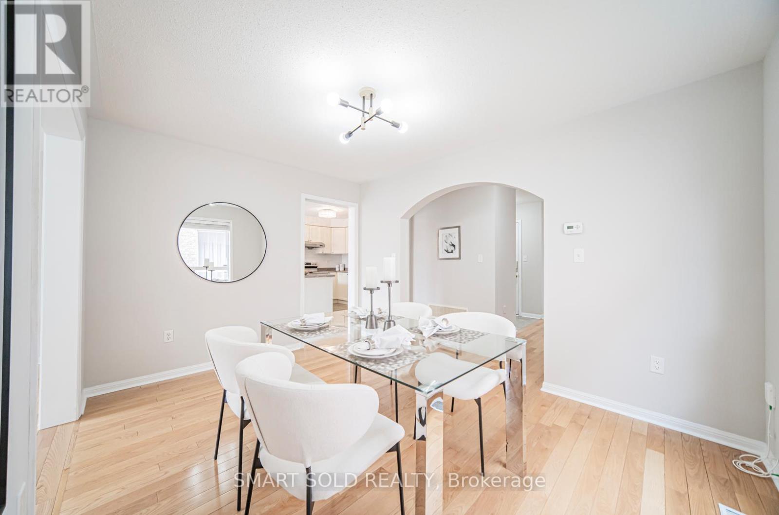 31 Fitzwilliam Avenue, Richmond Hill, Ontario  L4E 4N8 - Photo 20 - N12177954