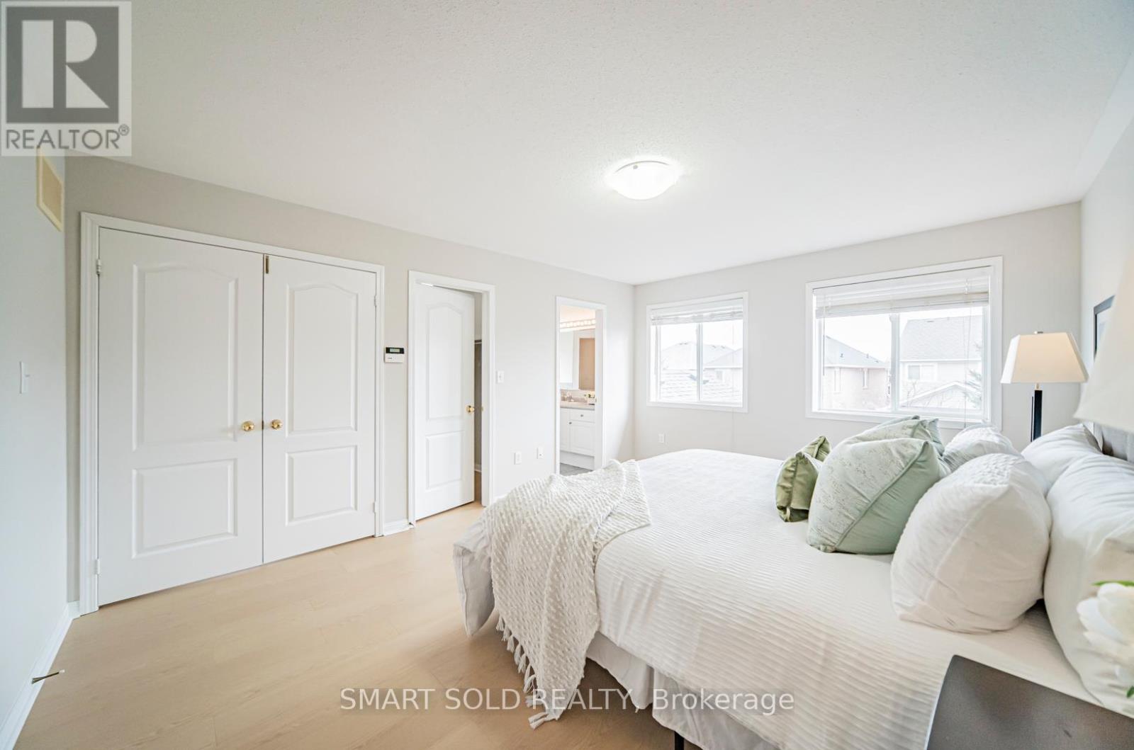 31 Fitzwilliam Avenue, Richmond Hill, Ontario  L4E 4N8 - Photo 24 - N12177954