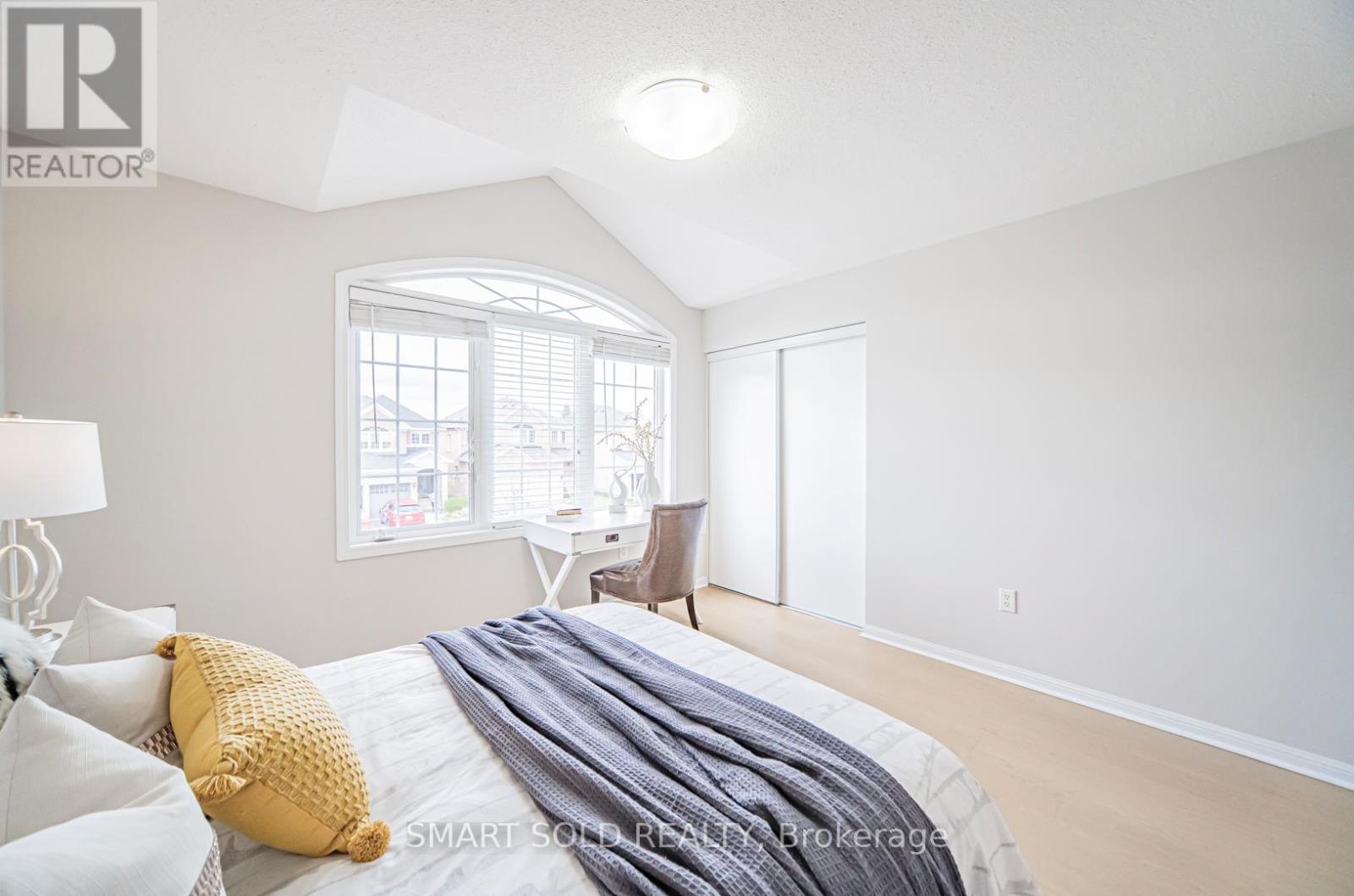 31 Fitzwilliam Avenue, Richmond Hill, Ontario  L4E 4N8 - Photo 31 - N12177954