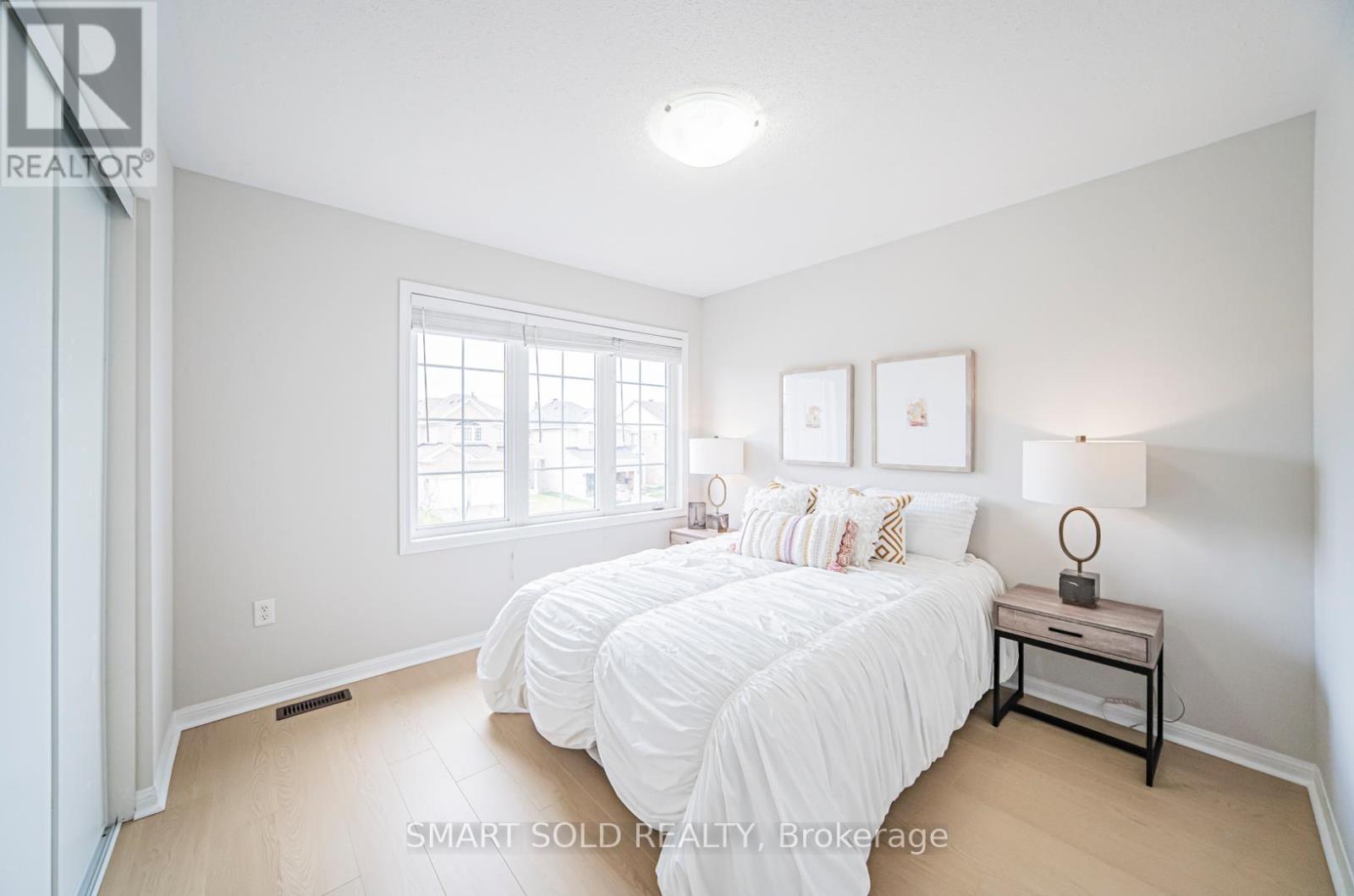 31 Fitzwilliam Avenue, Richmond Hill, Ontario  L4E 4N8 - Photo 33 - N12177954