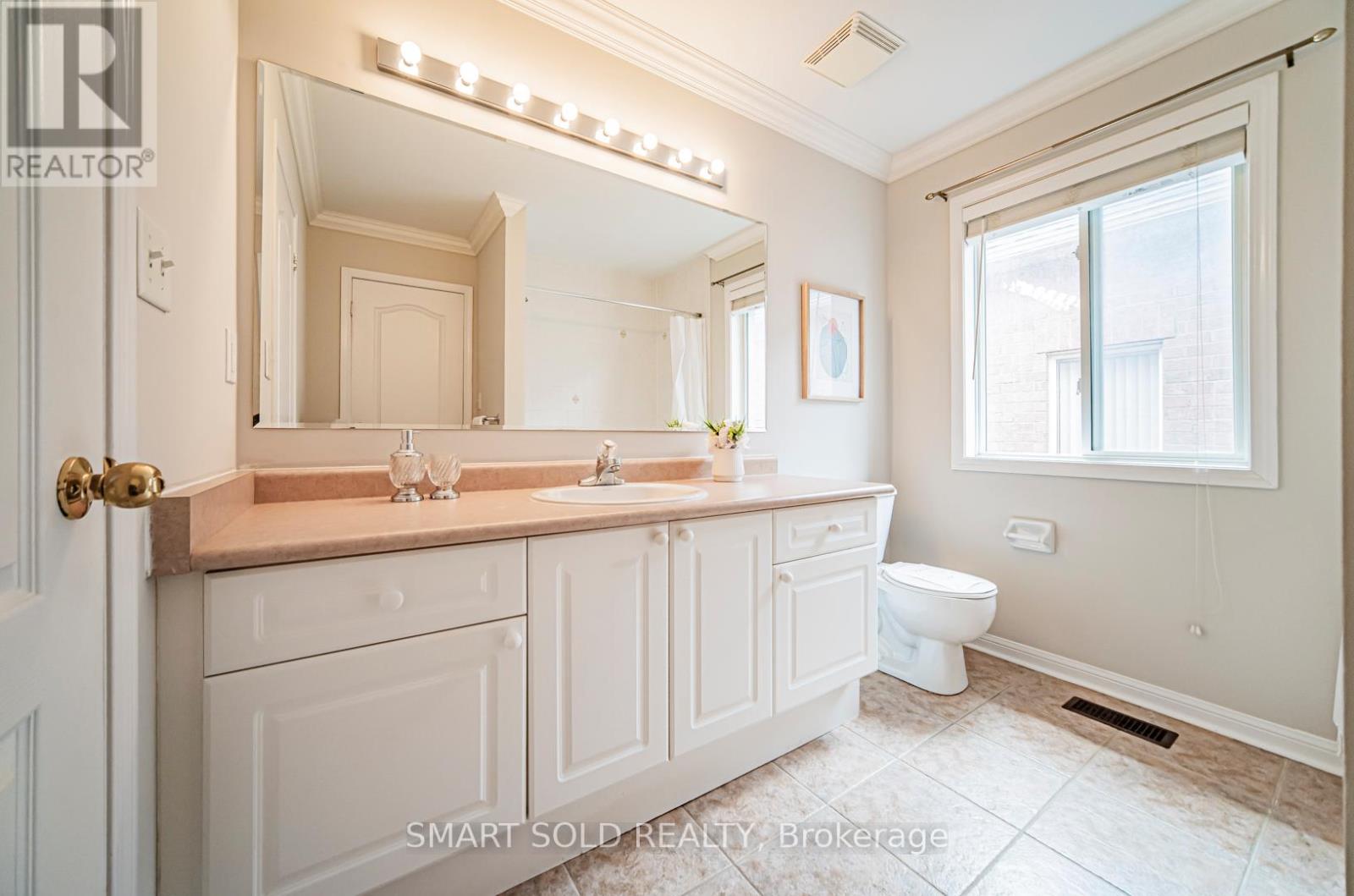 31 Fitzwilliam Avenue, Richmond Hill, Ontario  L4E 4N8 - Photo 37 - N12177954