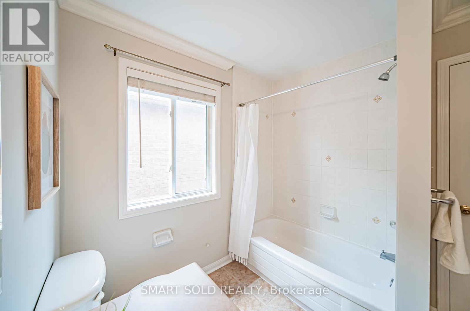 31 Fitzwilliam Avenue, Richmond Hill, Ontario  L4E 4N8 - Photo 38 - N12177954