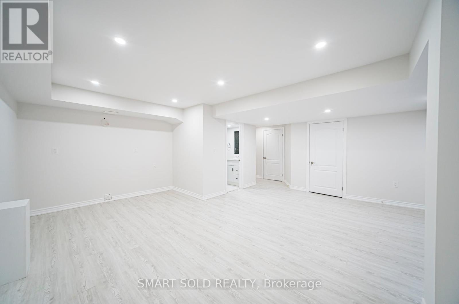 31 Fitzwilliam Avenue, Richmond Hill, Ontario  L4E 4N8 - Photo 39 - N12177954