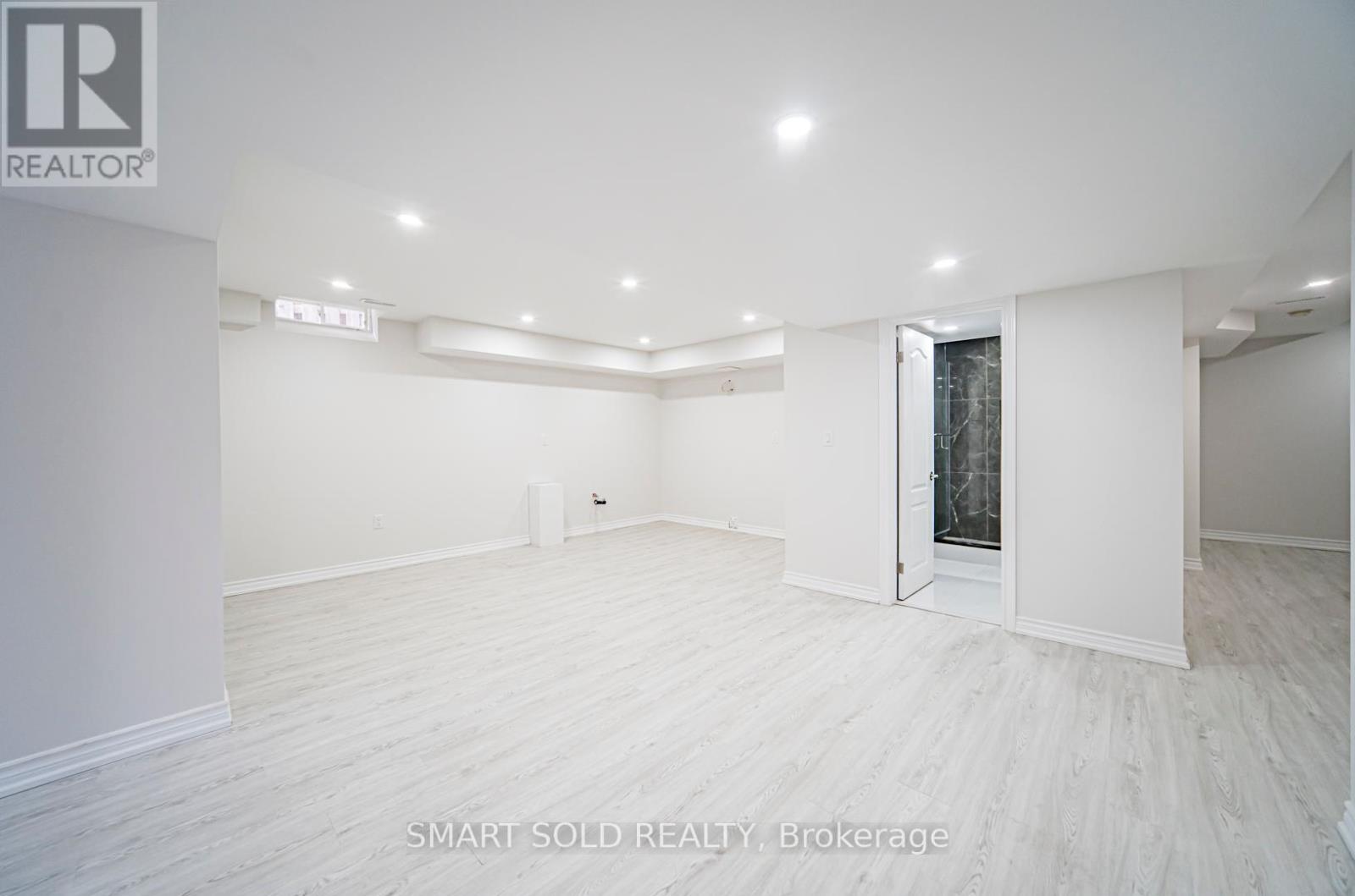 31 Fitzwilliam Avenue, Richmond Hill, Ontario  L4E 4N8 - Photo 40 - N12177954