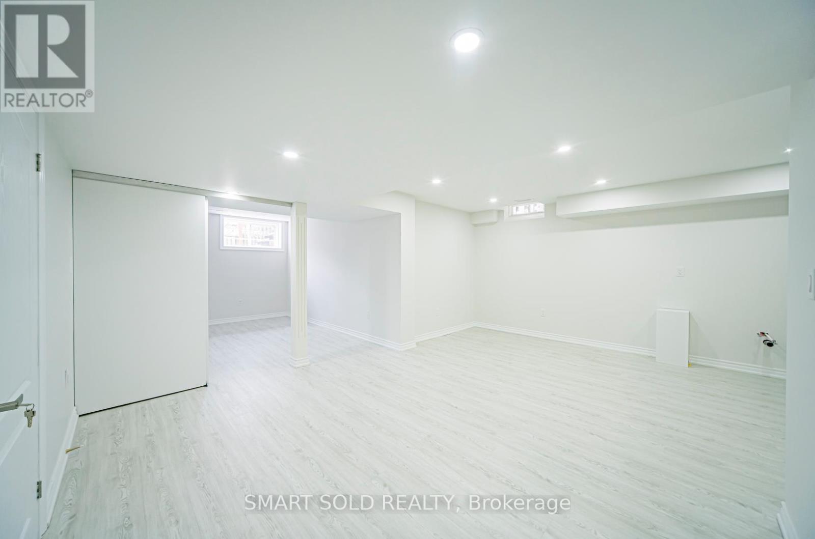 31 Fitzwilliam Avenue, Richmond Hill, Ontario  L4E 4N8 - Photo 41 - N12177954