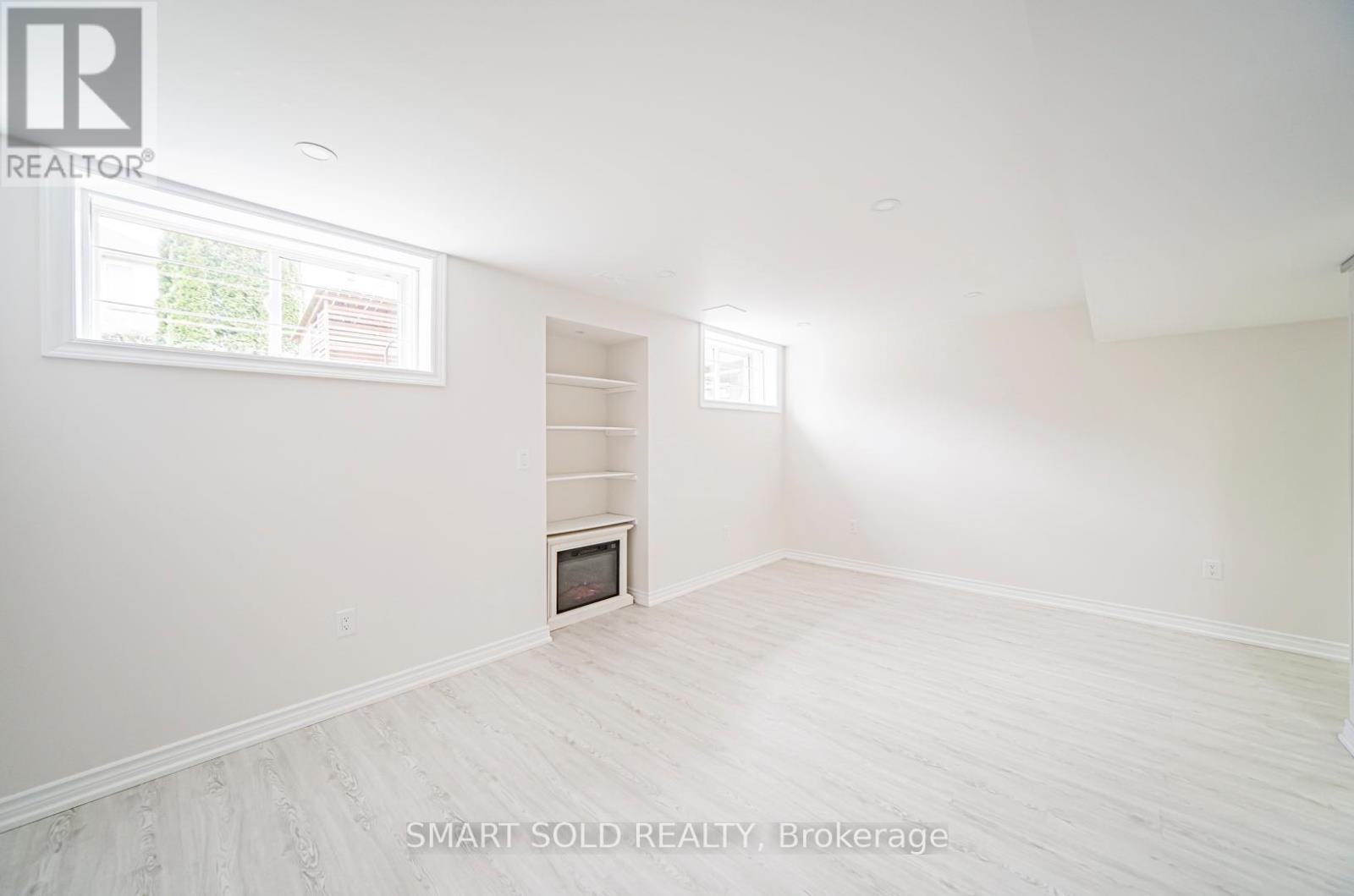 31 Fitzwilliam Avenue, Richmond Hill, Ontario  L4E 4N8 - Photo 43 - N12177954
