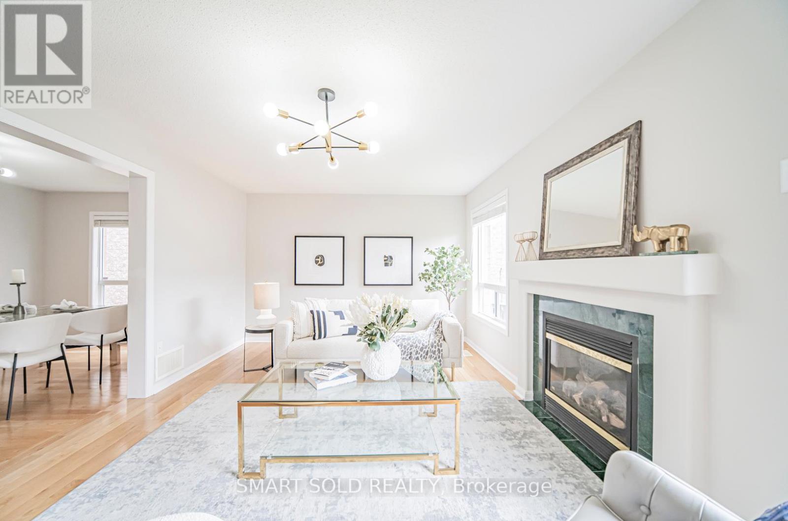 31 Fitzwilliam Avenue, Richmond Hill (Oak Ridges Lake Wilcox), Ontario  L4E 4N8 - Photo 5 - N12177954