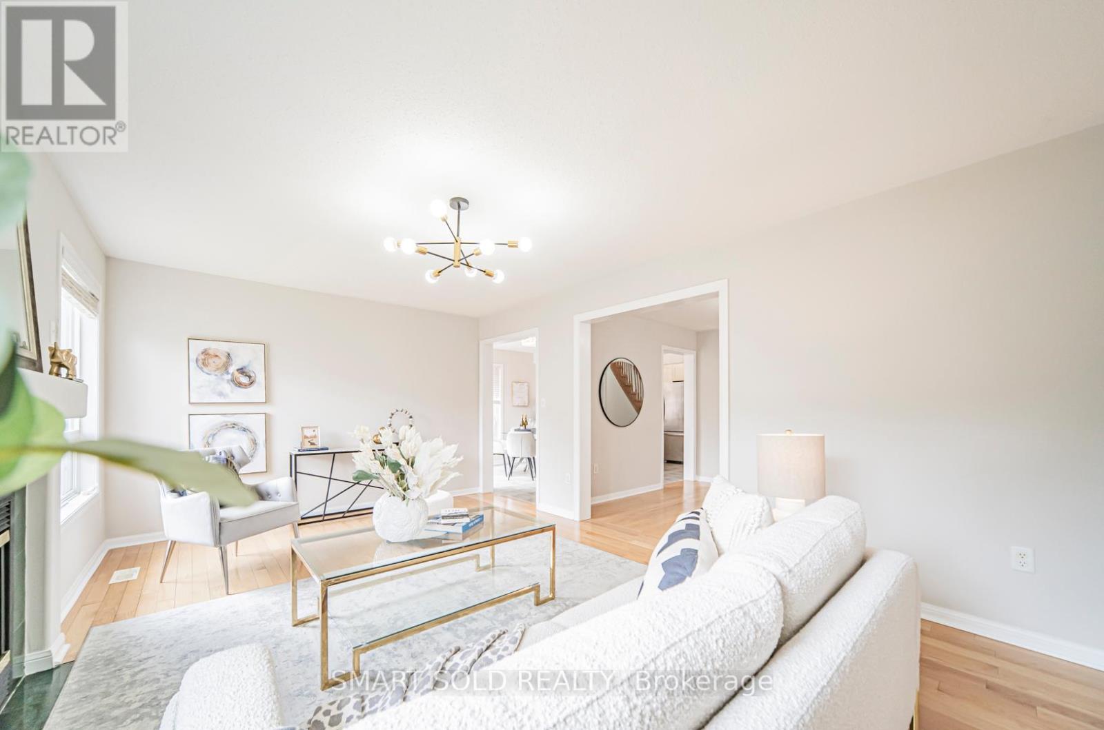 31 Fitzwilliam Avenue, Richmond Hill, Ontario  L4E 4N8 - Photo 8 - N12177954